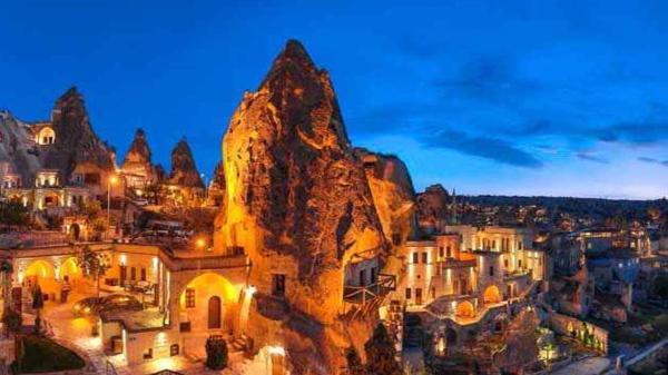 عجیب و غریب ترین هتل های صخره ای دنیا را ببینید