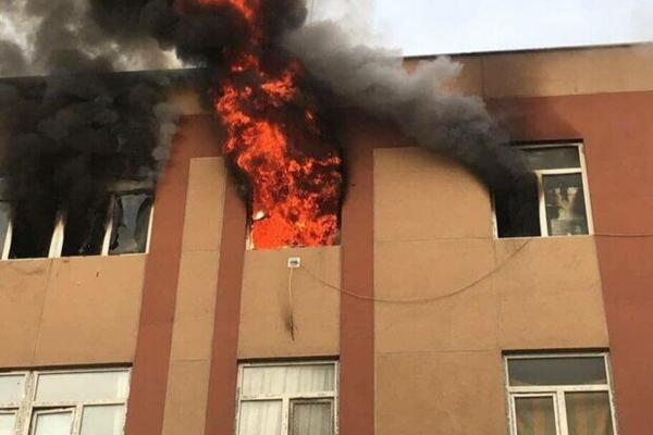 انفجار پاور بانک خانه ای در شیراز را به آتش کشید