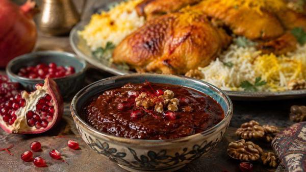 طرز تهیه سس اکبر جوجه به 4 روش با رب انار، گردو و آلو